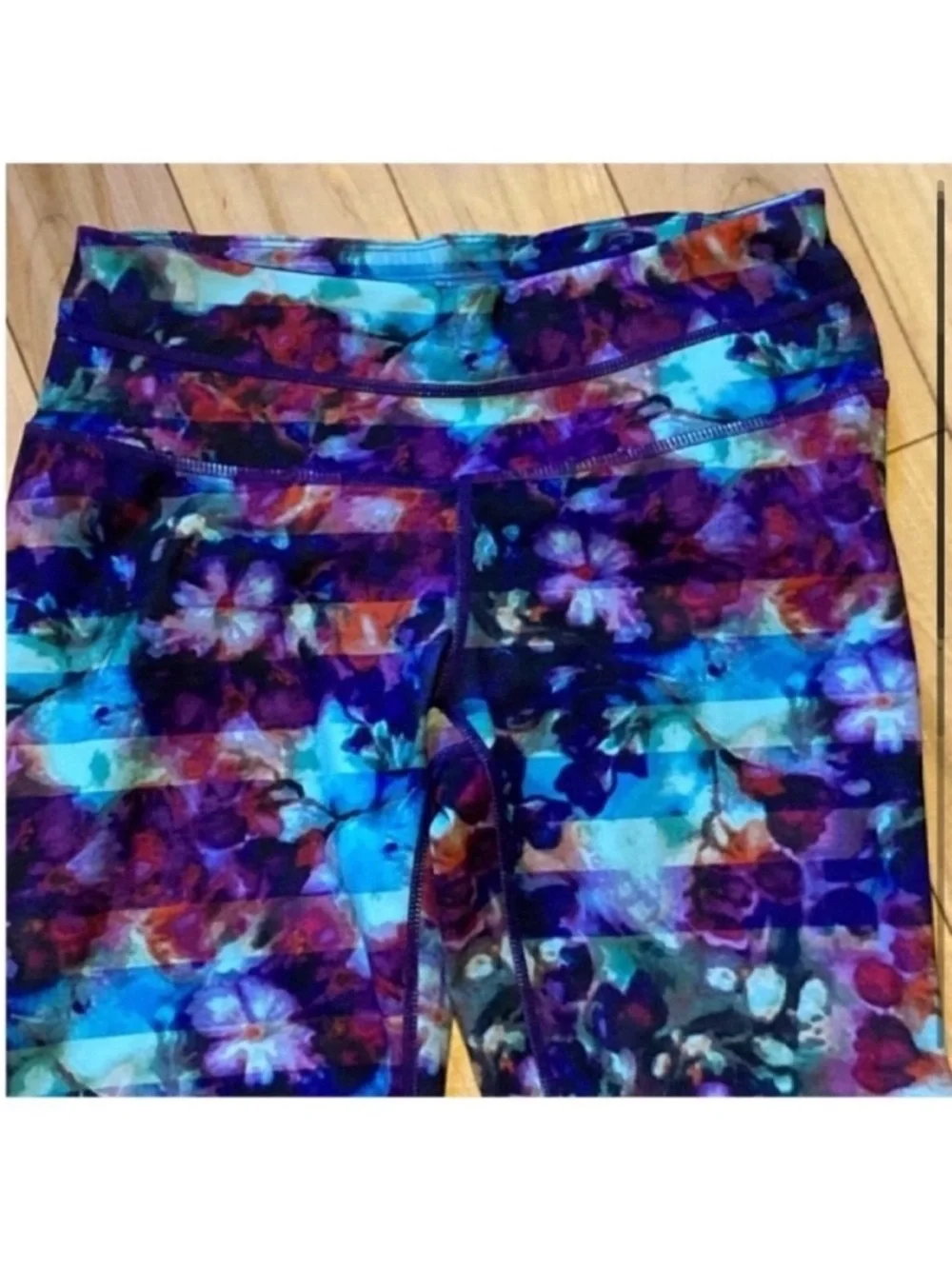 Athleta Floral Fade Sonar Capri Leggings Tights compression blue purple XS